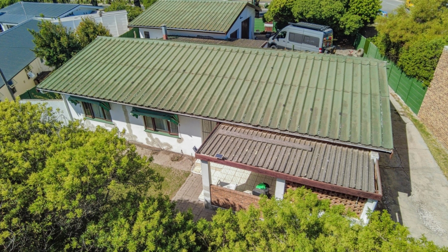 3 Bedroom Property for Sale in Middedorp Western Cape